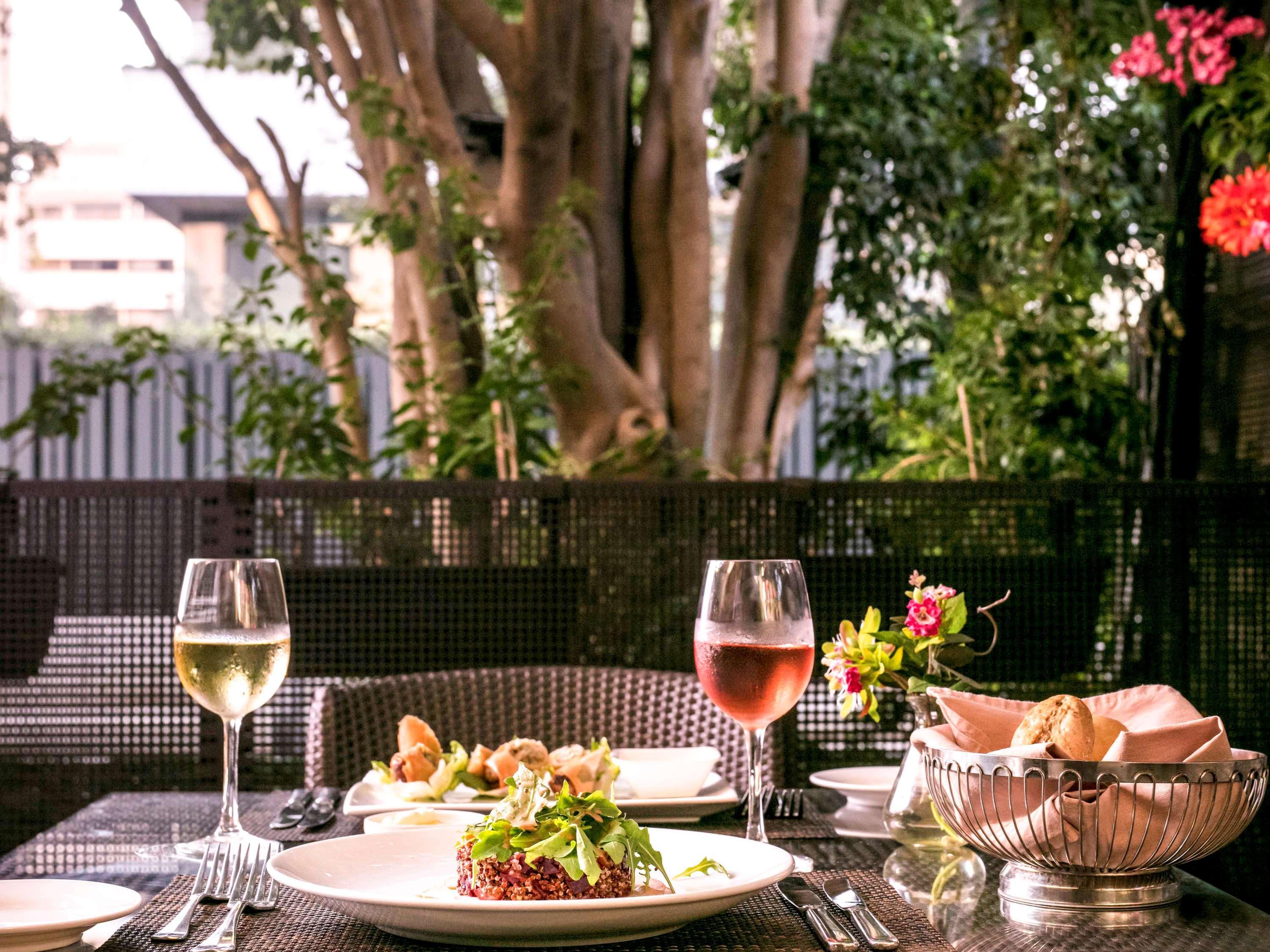 Hotel Sofitel Beirut Le Gabriel Exterior foto