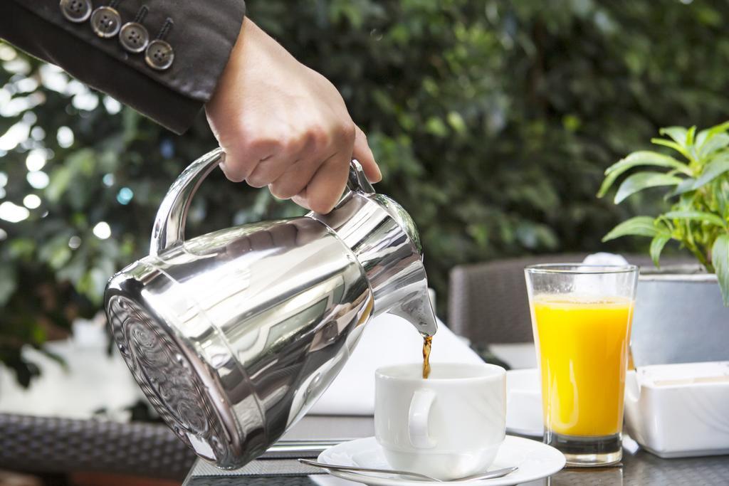 Hotel Sofitel Beirut Le Gabriel Exterior foto